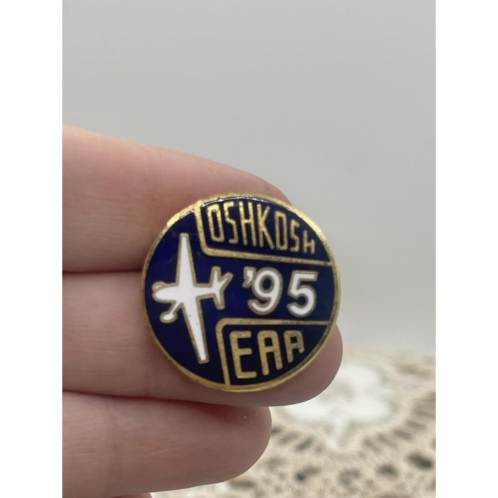 1995 Oshkosh Airshow Pin , EAA Lapel Pin , Aircraft Airshow, Tie Tack